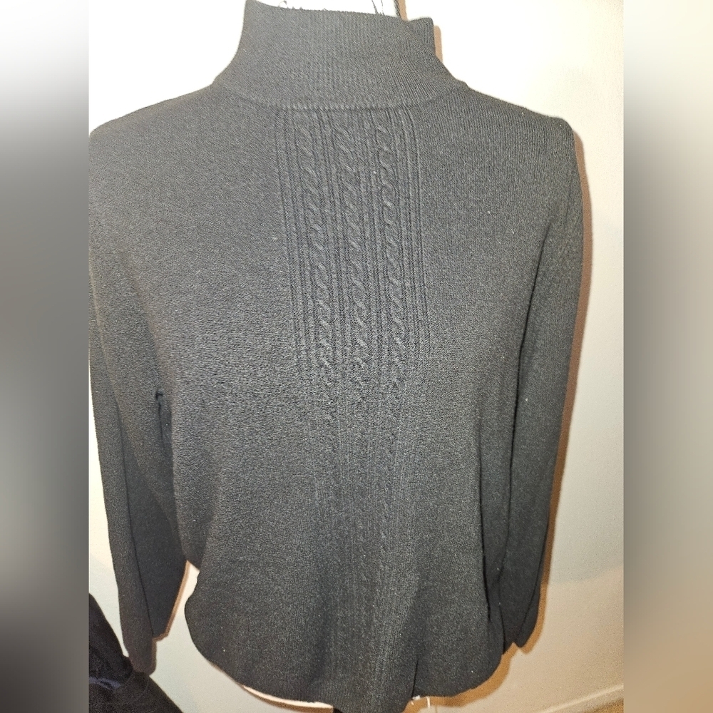 Casual Corner Annex Womans Long Sleeve Black Mock Neck Sweater Size X